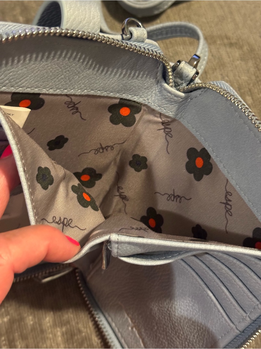 Espe vegan leather crossbody phone pouch - Picture 5 of 7